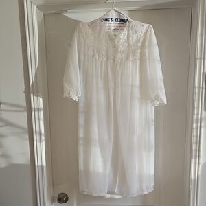 Vtg 2 Pieces 1960 White Lace Robe with Sheer Three-Quarter Sleeves Made In Italy